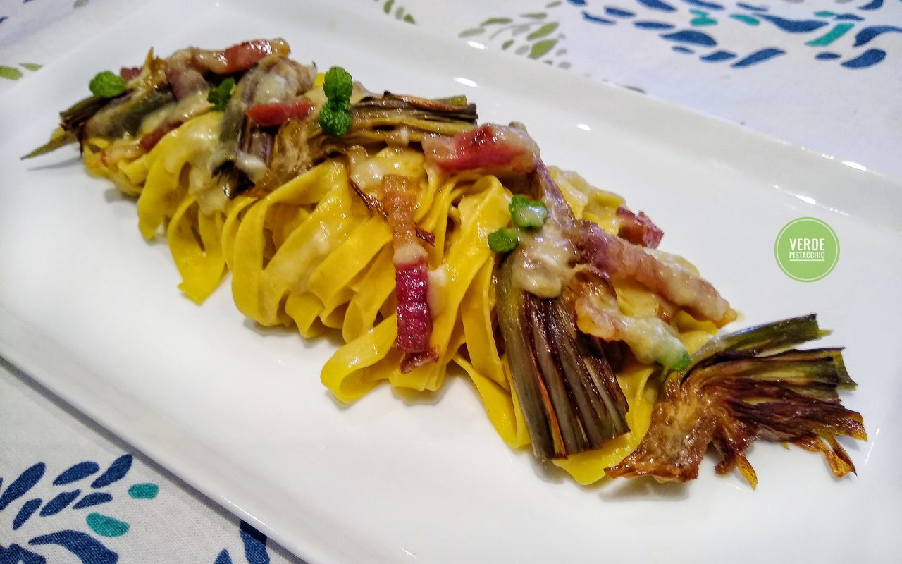 Tagliatelle ai carciofi e pancetta croccante