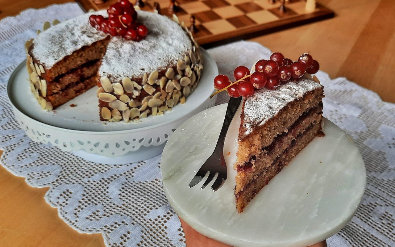 Torta di grano saraceno e ribes del Trentino